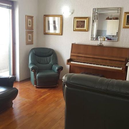 Apartment Sara Пироваць Екстер'єр фото